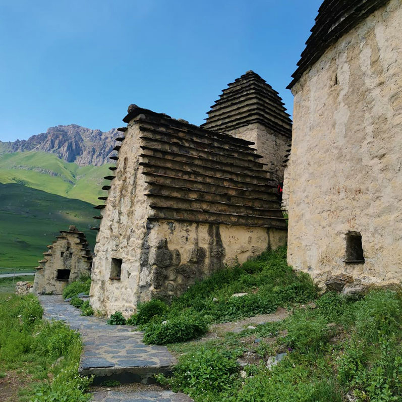 Северная Осетия Даргавс склепы лето