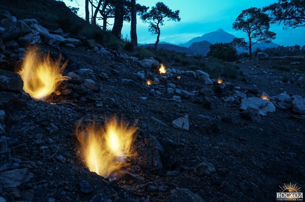 Ликийская тропа без рюкзаков Фото огни Химеры