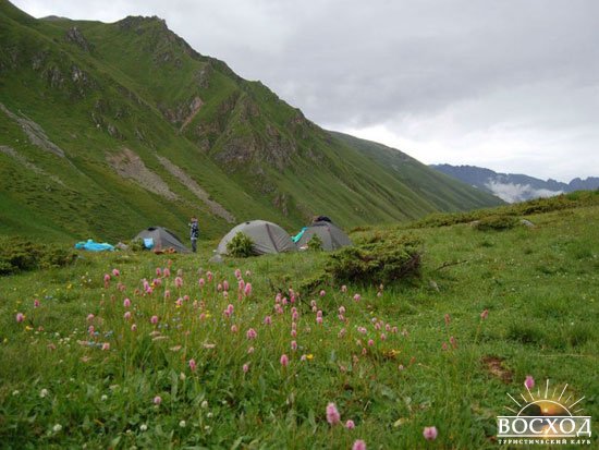 Домбай. Палаточный лагерь