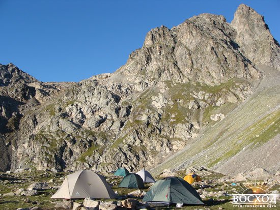 Архыз. Палаточный лагерь в горах