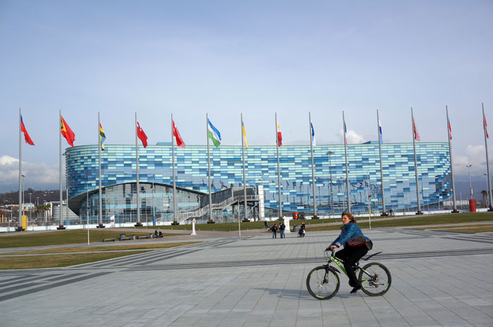 Катание на велосипедах в Олимпийском парке
